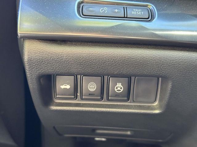 Photo of 2023 Super Black Nissan Maxima
