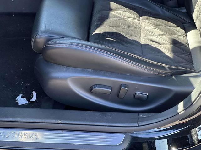 Photo of 2023 Super Black Nissan Maxima