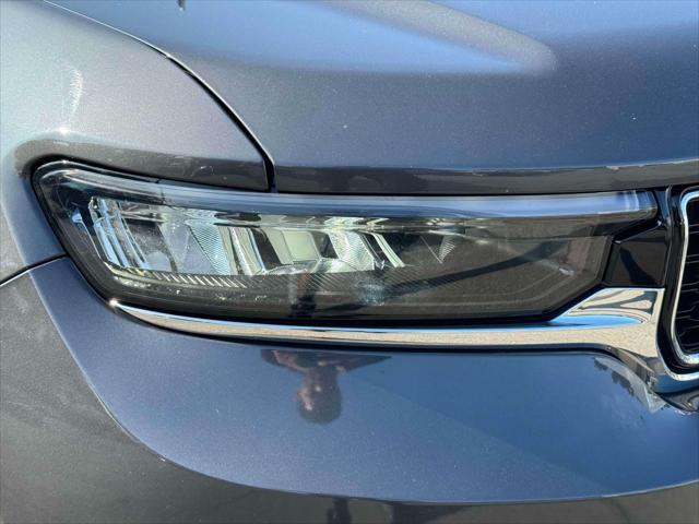 Photo of 2022 Baltic Gray Metallic Clearcoat Jeep Grand Cherokee L