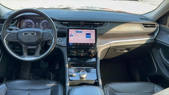 Photo of 2022 Baltic Gray Metallic Clearcoat Jeep Grand Cherokee L