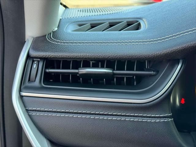 Photo of 2022 Baltic Gray Metallic Clearcoat Jeep Grand Cherokee L