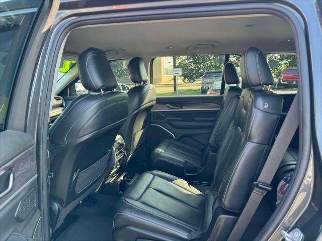 Photo of 2022 Baltic Gray Metallic Clearcoat Jeep Grand Cherokee L