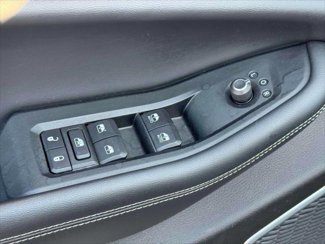 Photo of 2022 Baltic Gray Metallic Clearcoat Jeep Grand Cherokee L