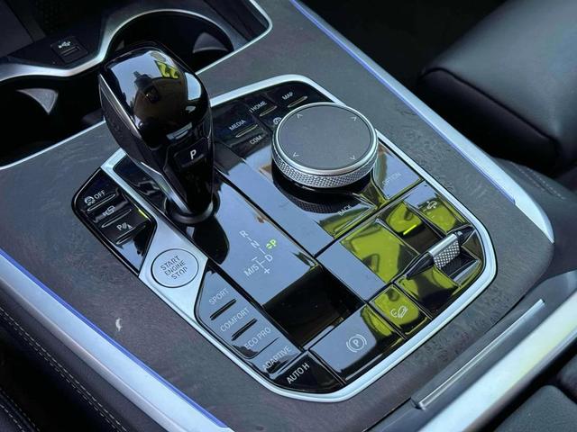 Photo of 2022 Sparkling Brown Metallic BMW X7