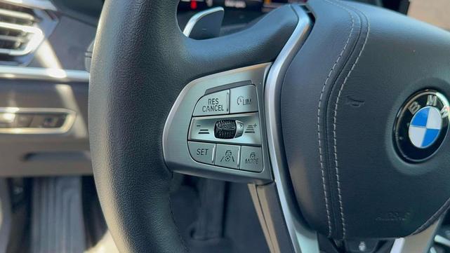 Photo of 2022 Sparkling Brown Metallic BMW X7