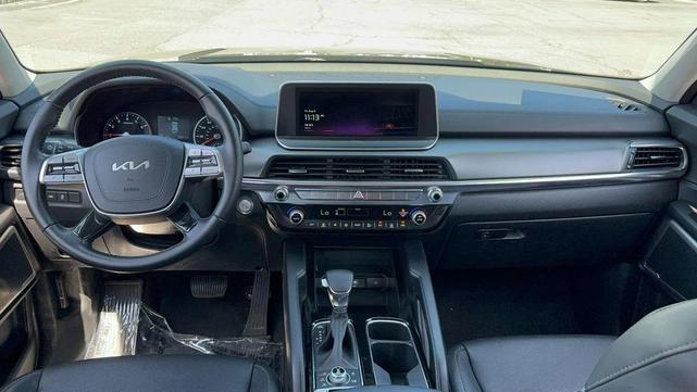 Photo of 2022 Ebony Black Kia Telluride