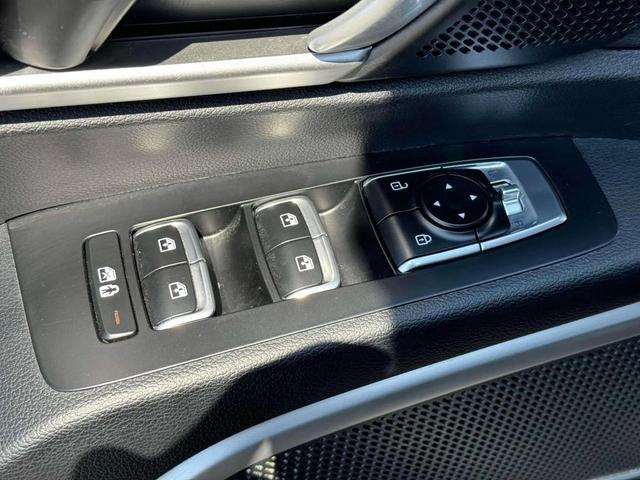 Photo of 2022 Ebony Black Kia Telluride