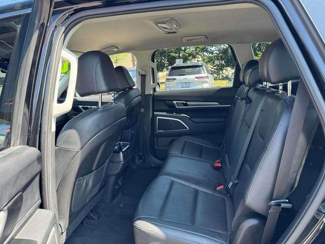 Photo of 2022 Ebony Black Kia Telluride