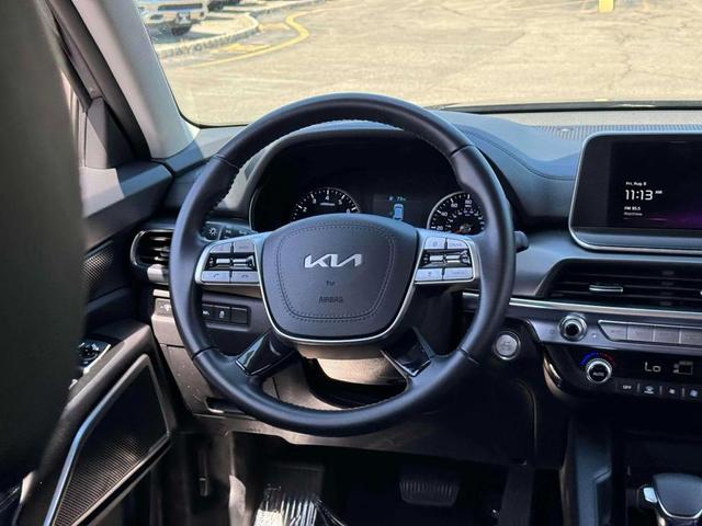Photo of 2022 Ebony Black Kia Telluride