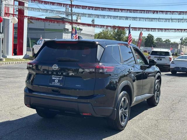 Photo of 2026 Super Black Nissan Rogue