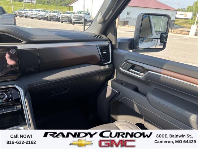 Photo of 2025 Summit White GMC Sierra 2500