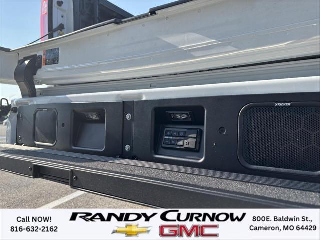 Photo of 2025 Summit White GMC Sierra 2500