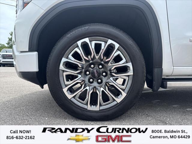 Photo of 2023 White Frost Tricoat GMC Sierra 1500