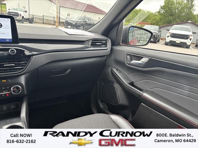 Photo of 2024 RED Ford Escape