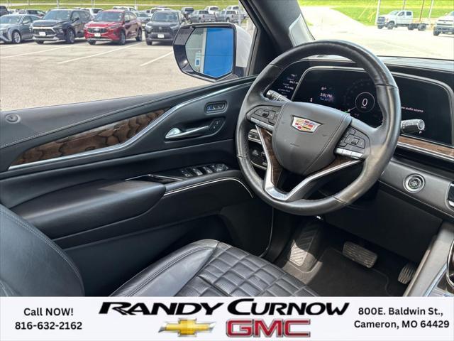 Photo of 2021 Crystal White Tricoat Cadillac Escalade
