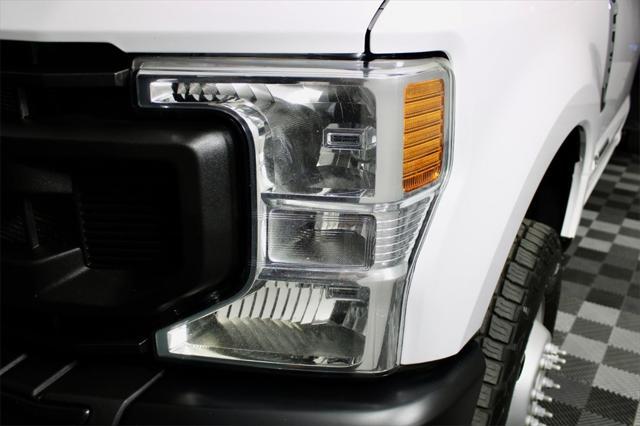 Photo of 2021 Oxford White Ford F-350