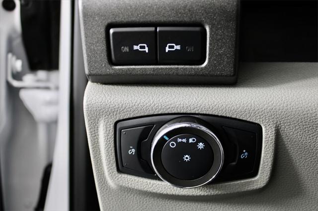 Photo of 2021 Oxford White Ford F-350