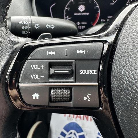 Photo of 2022 Platinum White Honda Civic