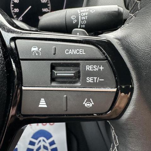 Photo of 2022 Platinum White Honda Civic