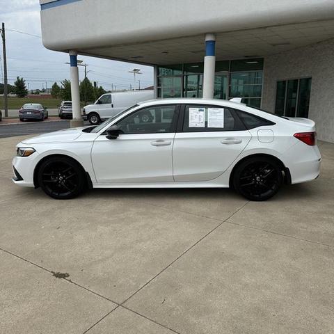 Photo of 2022 Platinum White Honda Civic