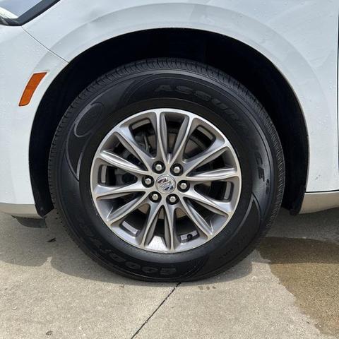 Photo of 2024 Summit White Buick Enclave