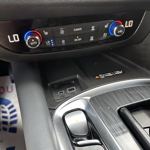 Photo of 2024 Summit White Buick Enclave
