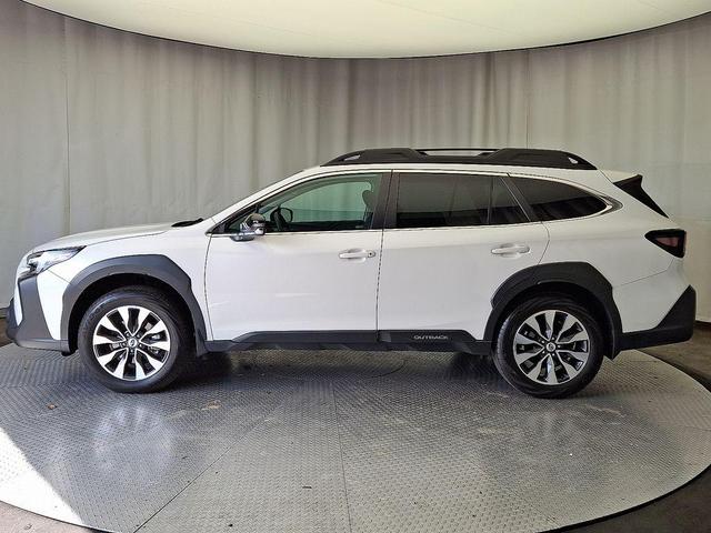 Photo of 2023 Crystal White Pearl Subaru Outback