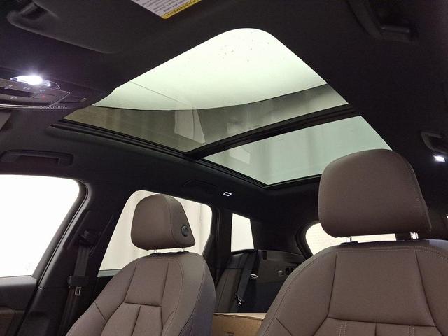 Photo of 2025 Glacier White Audi Q6 e-tron