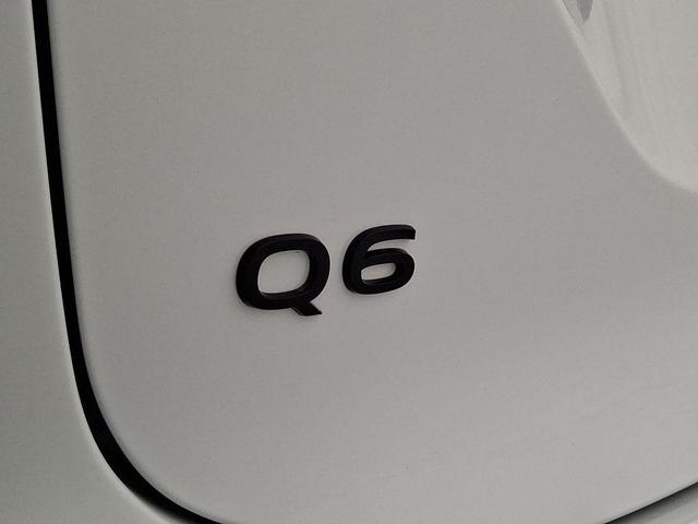 Photo of 2025 Glacier White Audi Q6 e-tron