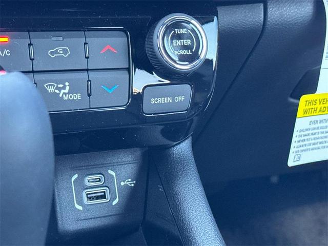Photo of 2025 Diamond Black Crystal Pearlcoat Jeep Compass