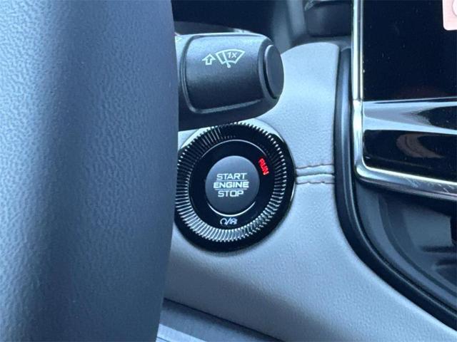 Photo of 2025 Diamond Black Crystal Pearlcoat Jeep Compass