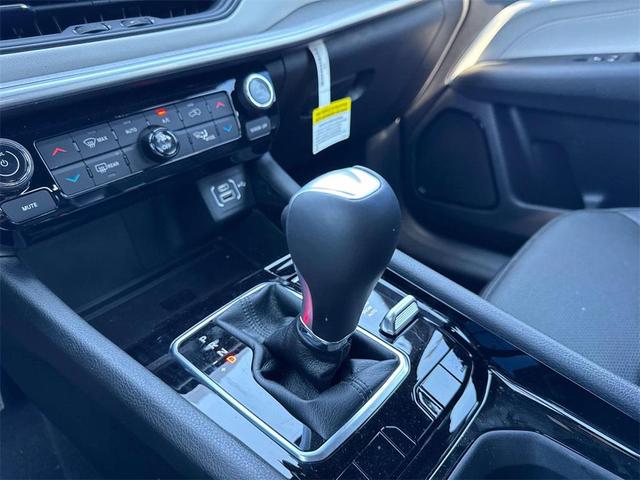 Photo of 2025 Diamond Black Crystal Pearlcoat Jeep Compass