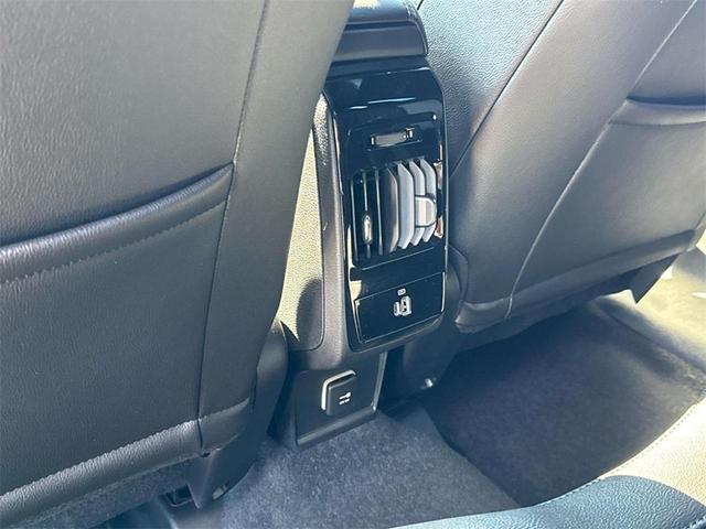 Photo of 2025 Diamond Black Crystal Pearlcoat Jeep Compass