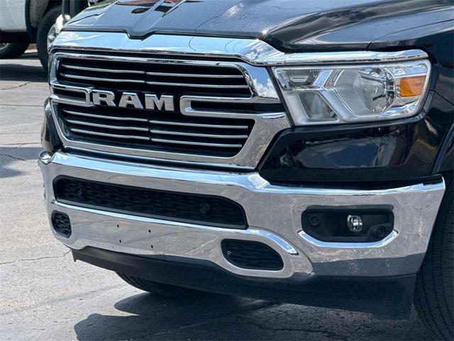 Photo of 2022 Diamond Black Crystal Pearlcoat RAM 1500