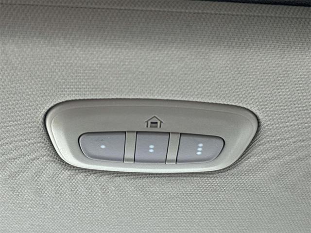 Photo of 2022 Diamond Black Crystal Pearlcoat RAM 1500