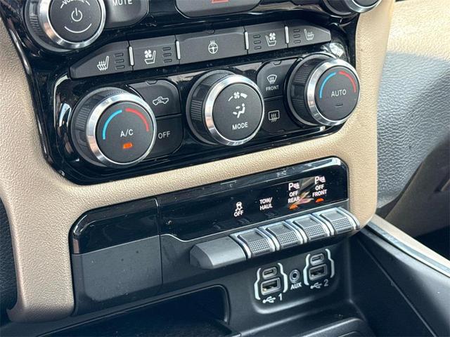 Photo of 2022 Diamond Black Crystal Pearlcoat RAM 1500