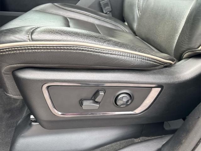 Photo of 2022 Patriot Blue Pearlcoat RAM 1500