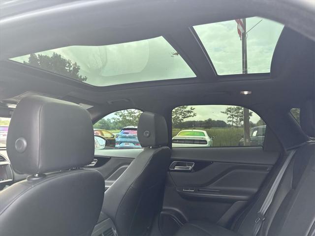 Photo of 2020 Black Jaguar F-PACE