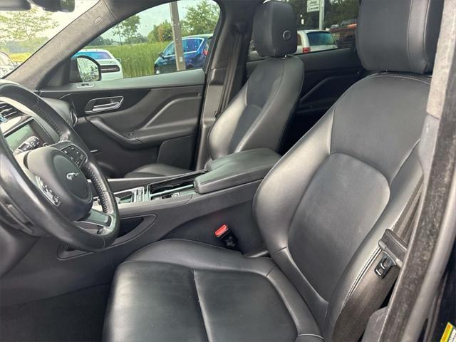 Photo of 2020 Black Jaguar F-PACE