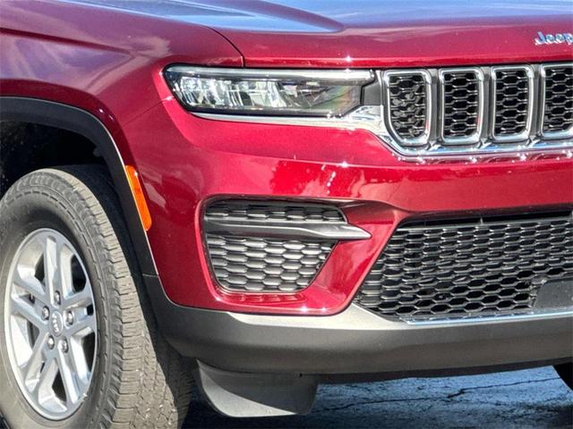 Photo of 2022 Velvet Red Pearlcoat Jeep Grand Cherokee