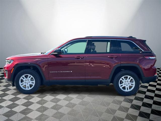 Photo of 2022 Velvet Red Pearlcoat Jeep Grand Cherokee