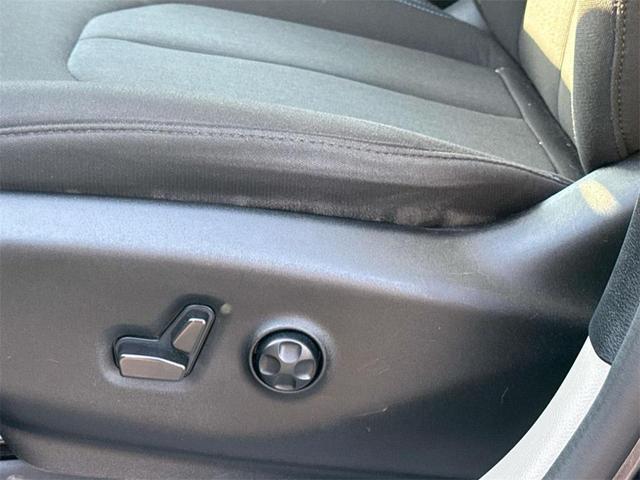 Photo of 2021 Brilliant Black Crystal Pearlcoat Chrysler Pacifica