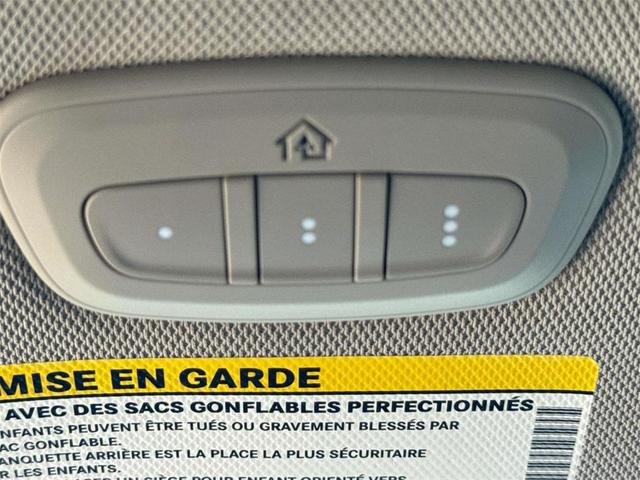 Photo of 2021 Brilliant Black Crystal Pearlcoat Chrysler Pacifica