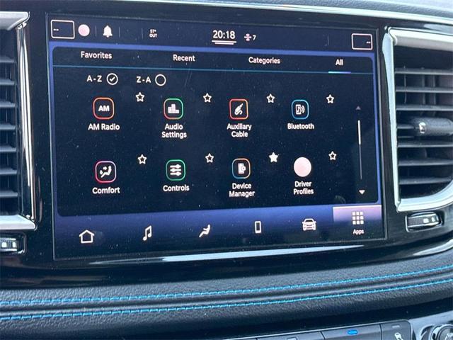 Photo of 2021 Brilliant Black Crystal Pearlcoat Chrysler Pacifica