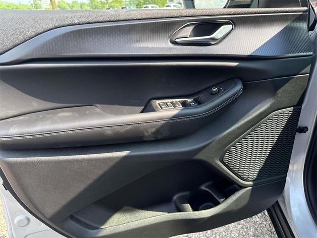 Photo of 2025 Silver Zynith Jeep Grand Cherokee