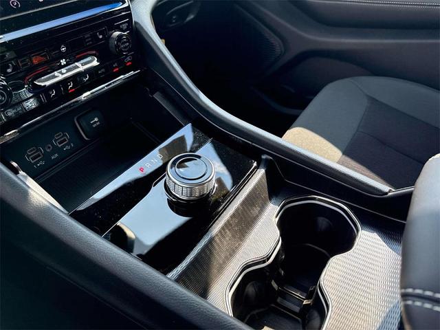 Photo of 2025 Silver Zynith Jeep Grand Cherokee