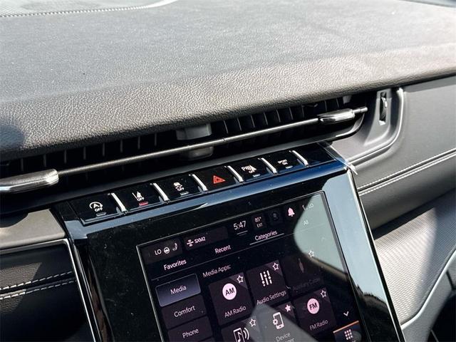 Photo of 2025 Silver Zynith Jeep Grand Cherokee