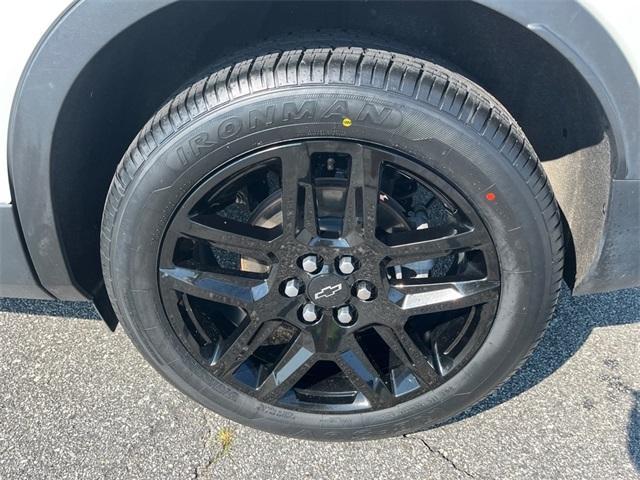 Photo of 2022 Iridescent Pearl Tricoat Chevrolet Blazer