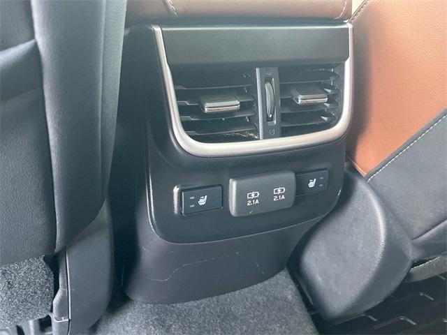 Photo of 2020 Crystal White Pearl Subaru Outback