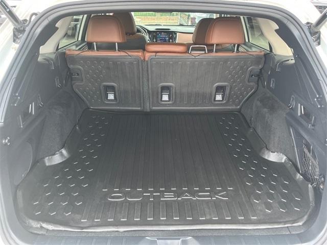 Photo of 2020 Crystal White Pearl Subaru Outback